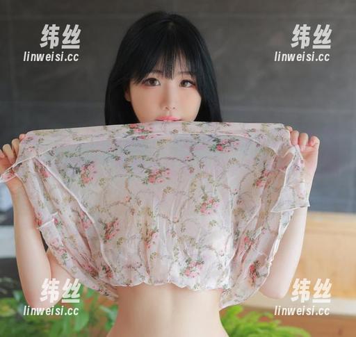 嗨，Addielyn(에디린)的黑衣少女图册来了！全免费哦，脑袋里乱七八糟的想法其实挺好玩的。