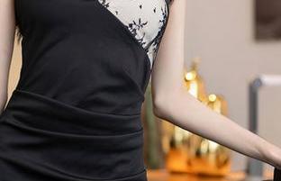 Xiuren秀人网 – 图集：Cherry樱桃酱在户外的“不知所措”