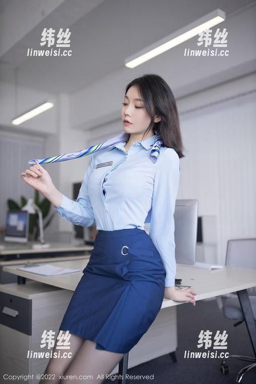 Xiuren秀人网 - 吃白菜的vi菜菜的油亮在线作品——这得是多自信才能这么发光！