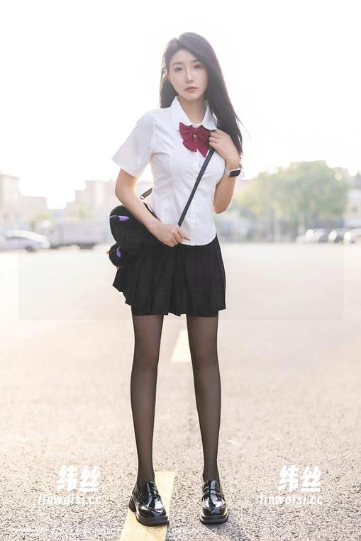 Xiuren秀人网 - 要是我能缩小尺寸，钻进周慕汐fairy的女友作品里就好了，才不想光在外面饶了那么一圈。