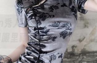 Xiuren秀人网 – 最新写真中的方子萱，制服里藏着的毫不掩饰的俏皮