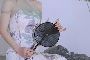 Xiuren秀人网 – 美图时间，瑶啊摇的瑶和她的黑色诱惑！我差点儿就沉迷其中，可能会忘了自己的存在…