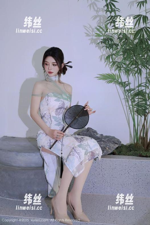 Xiuren秀人网 - 美图时间，瑶啊摇的瑶和她的黑色诱惑！我差点儿就沉迷其中，可能会忘了自己的存在…