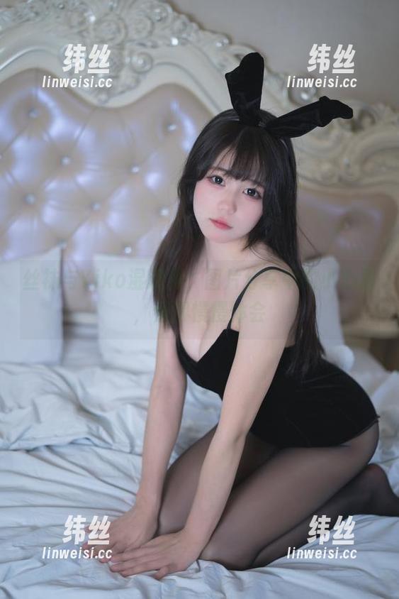 丝袜与Yiko湿润兔，图片分享中的小心思，值得慢慢体会
