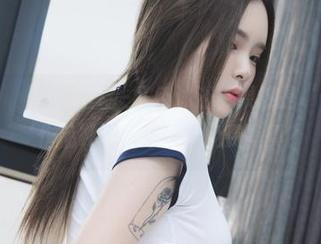 Yuka(유카)的蓝蛋糕–红色沐浴，果然是‘作品’不‘作品’吧，来一发免费写真？