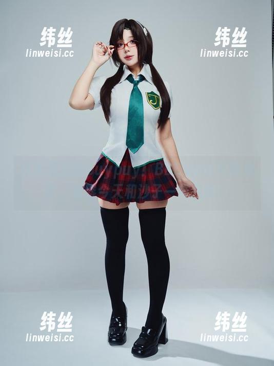 从未见过的puypuy！BBDubai写真分享，妆容今天和沙子一样细腻！