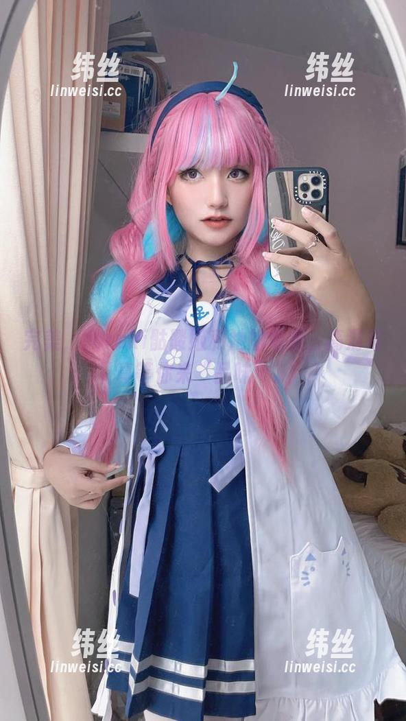 完美，roroki骷髅姬和她的毛衣，高清写真等你来“品味”。