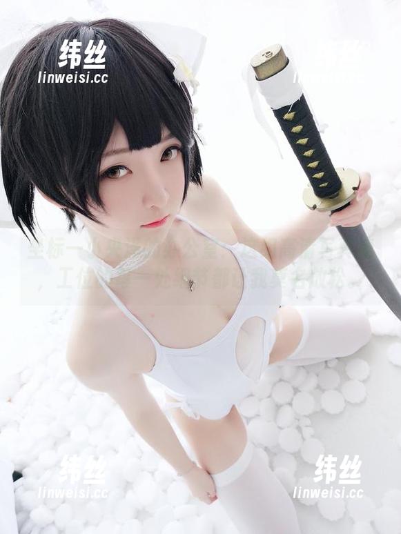坐标一小央泽的办公室：这组高清写真集，工位的每一处细节都让我莫名放松。