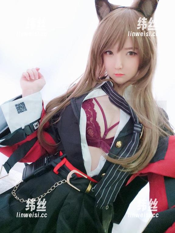一小央泽的水手服写真：在海上与岸边拍个人潮流盛况！