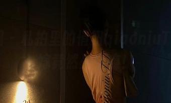 微密圈 – 私拍里的俏妞qiaoniuTT，花嫁竟然是个瘾！