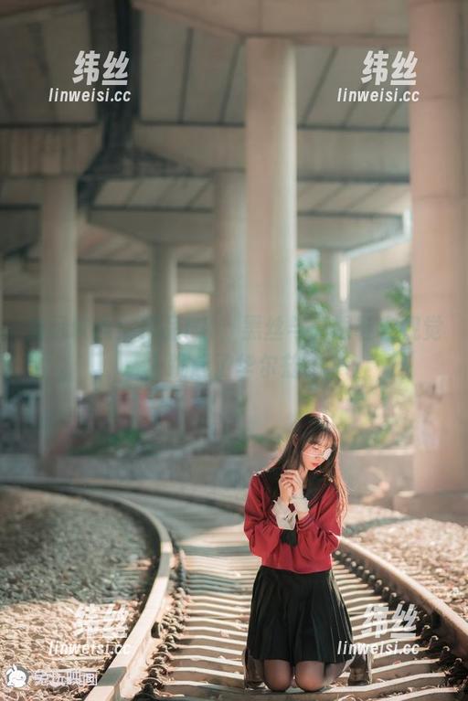 兔玩映画：作品PK，黑丝与高跟鞋在视觉上跳起了华尔兹。