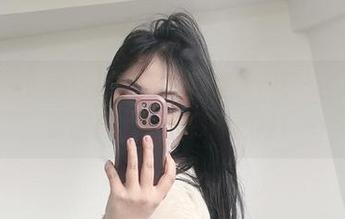 微密圈 – 小心胃口大开，可爱的肉巴的网袜美图套图直击你的侧面神经！