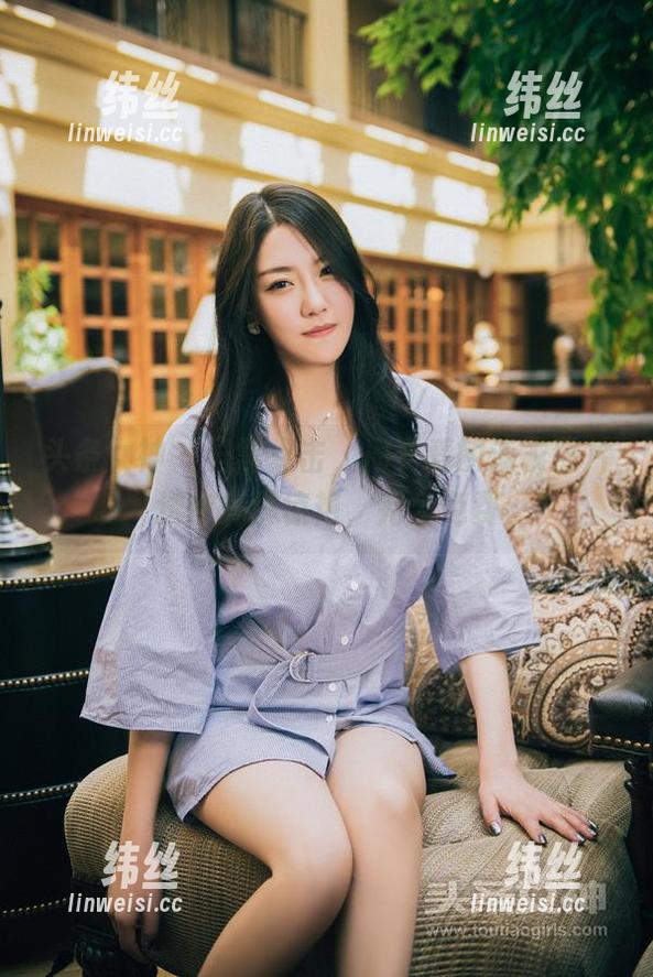 头条女神 - 只需点击，周夕爱的泳衣照片送你满屏惊艳，完全免费