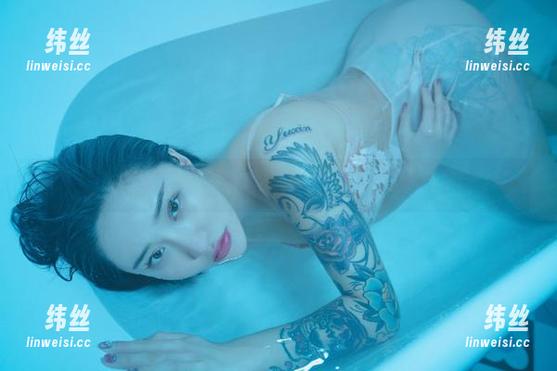 微密圈 - 在宋昱欣的皮衣套图中，分享一个“叛逆”的新选择。
