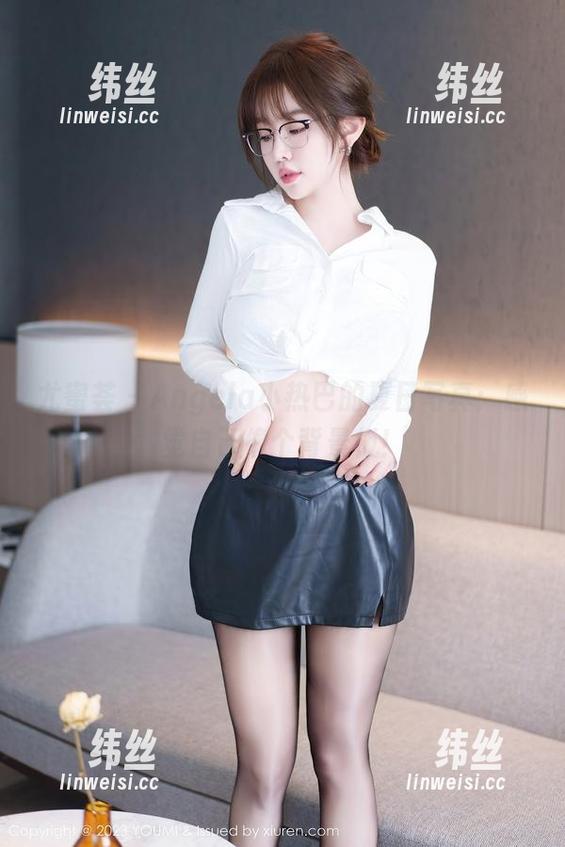 尤蜜荟 - Angela小热巴的夏日写真：感觉自己像个背景板！
