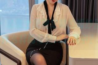 尤蜜荟 – 奶瓶土肥圆定制的婚纱图集，是什么样的奇葩尽在其中？