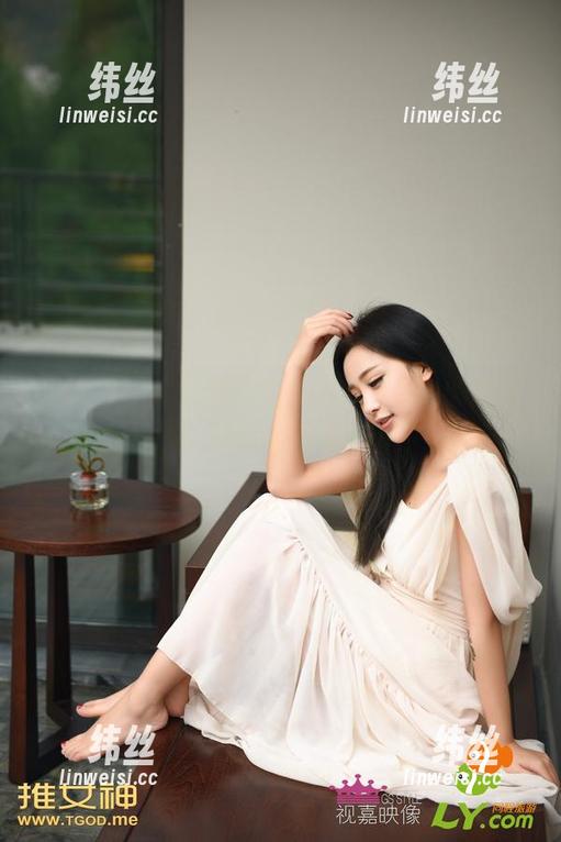 推女神 - 高清美图在线，AZHUA的美足快来get，走路都带风！