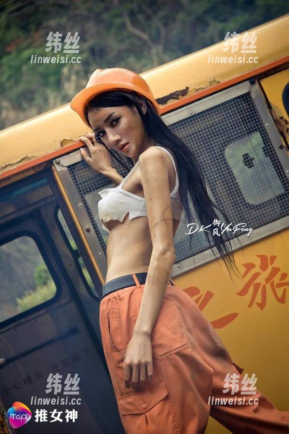 推女神 - 越南芽庄，不只是放飞自我，施忆佳的私拍图包占领我的心（还顺便占领了沙滩）