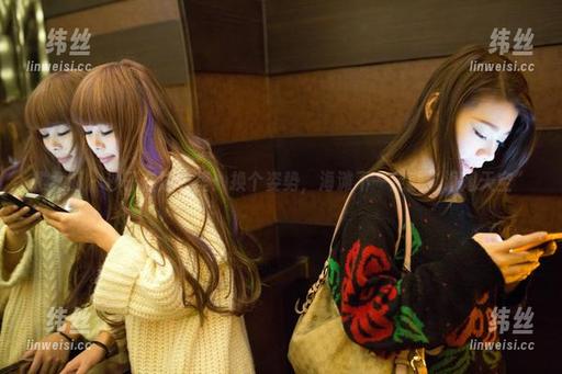 推女郎 - 沙子在泳衣里：换个姿势，海滩不一定就“海阔天空”