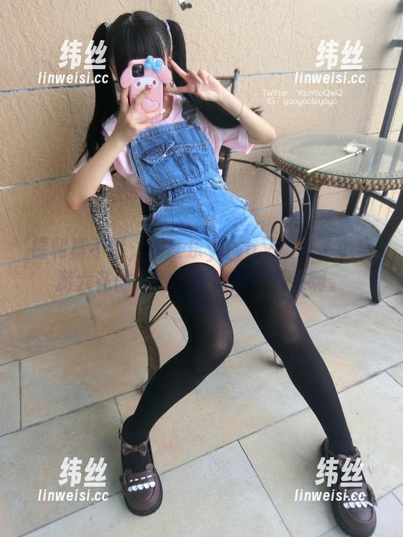 福利真不错，摇摇乐yoyo又搞来了小鸟游六花的原图，我冷静不下来啊。