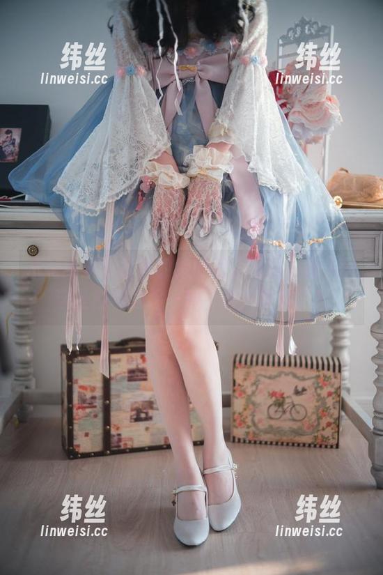木花琳琳是勇者的绝妙双人写真，有人说这是校园的另一种‘活力教学’？