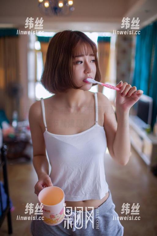 果团网 - 周于希的万圣节写真更新，啊，这些小细节就像是她的鬼马灵魂。