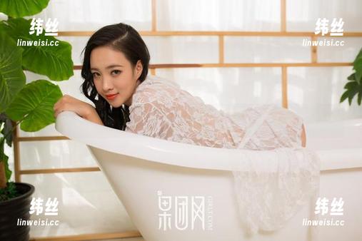 果团网 - 沉迷于莫雅淇的眼镜，各种造型的定制图集不要停！