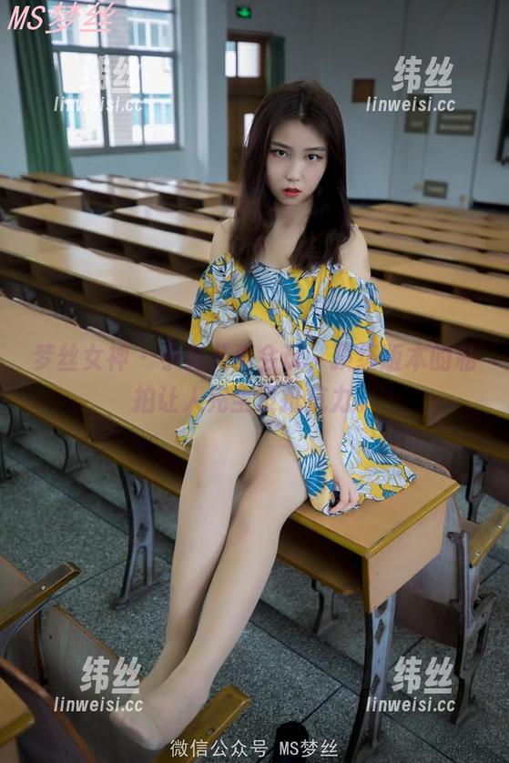 梦丝女神 - 小允儿真会玩，顶级版本的私拍让人完全没抵抗力。