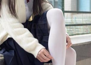 森萝财团 – Aika那图包：黑涩现实，时髦得像是走错了地方