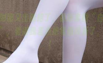 森萝财团又出新招了，最新套图“白丝格子裙”，看得我差点把笔都咬折了，哈哈！