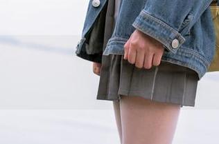 沉醉在森萝财团的无圣光黑丝少女图包里，活该你晚睡。