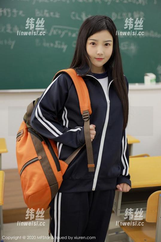模范学院 - 教室里的不老实片段——唐琪儿il的化身和分享！