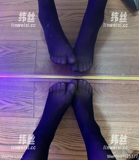 微密圈 - 看海豚baby的厨娘装扮在线变现，高清展现一边炒菜一边“唠嗑”的魔性风采！