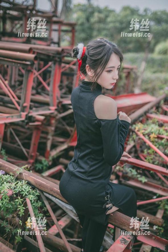 若白色会说话，它一定会对疯猫ss的写真分享啧啧称奇。