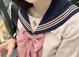 可乐喝到停不下来，眼酱大魔王w的原图让我直呼过瘾！