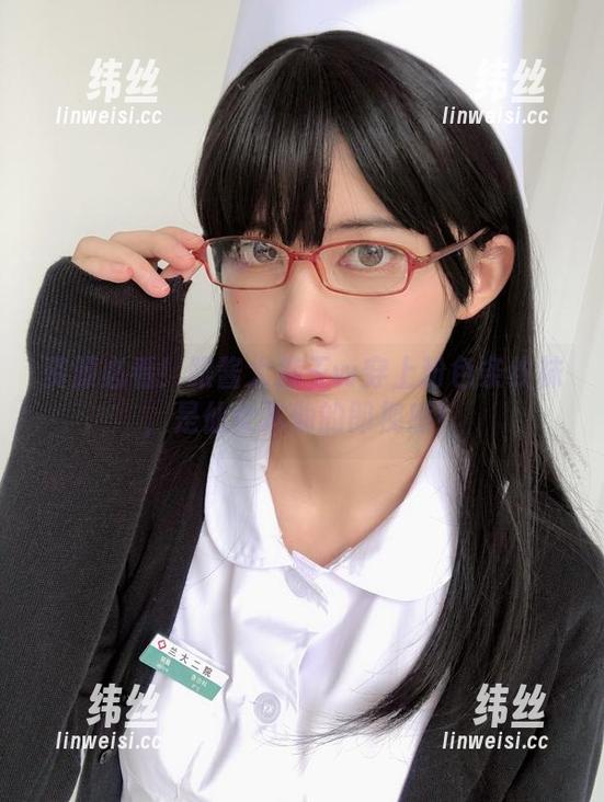 资源必看！眼酱大魔王w穿上粉色条纹袜，是仙女本仙的即视感！