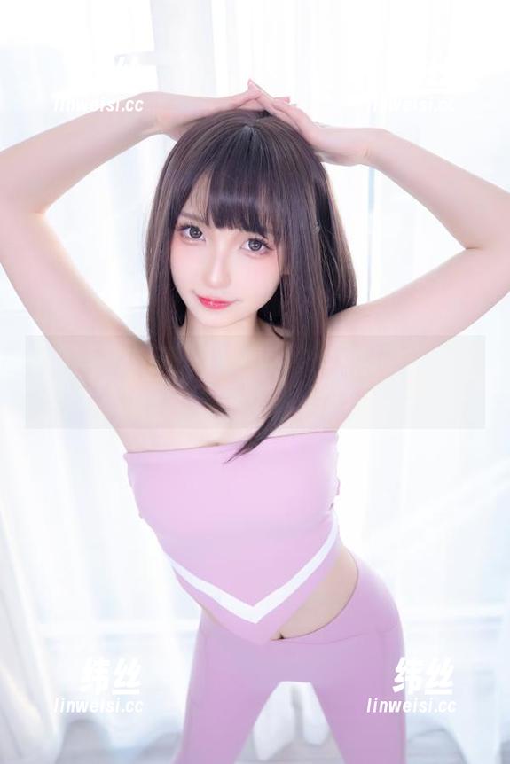 泳装写真更新！神乐坂真东今天不穿衣服吗？