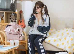 拥抱电子时代！神沢永莉的宠物更新，电子猫猫一出，真猫都得害羞！