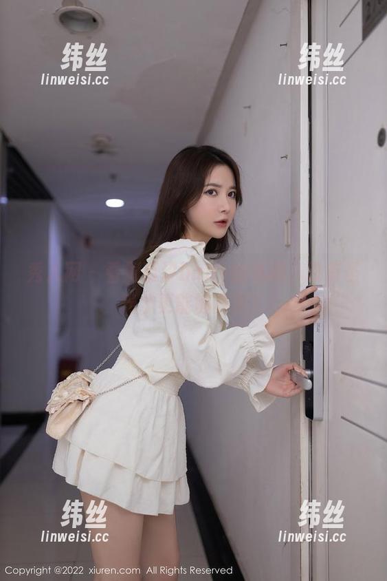 秀人网 - 看周慕汐baby的礼服，没有圣光才更能够真实？