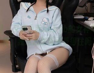 秀人网 – 又被小乔babyb的女神写真刷了眼，我这心脏能承受得住吗？