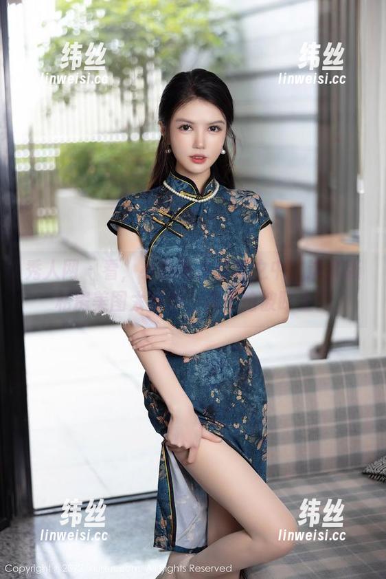 秀人网 - 看，小热巴在红裙之中，这几张私房美图太有料，真不怕被盯上。