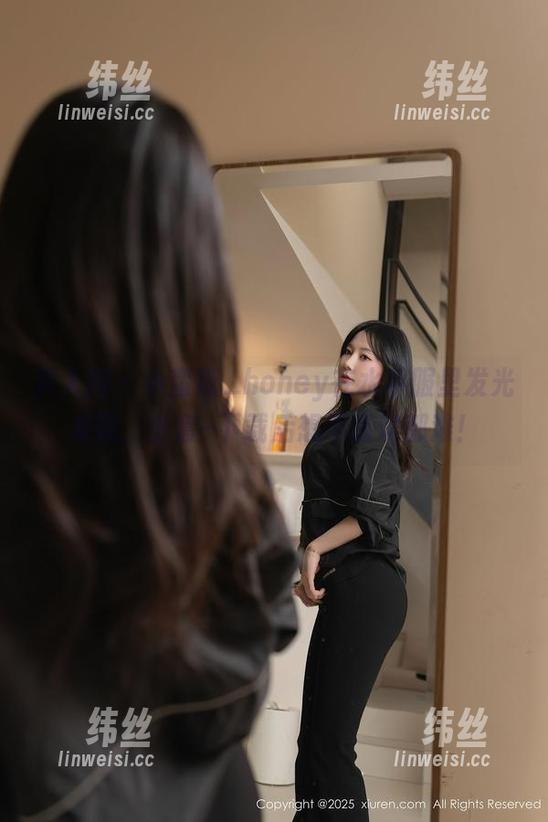 秀人网 - 小蛮妖_honey在水手服里发光发亮，全套–下载后想不喜欢都难！