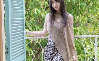 秀人网 – 这是金幼汐Vivian最新的夏天写真，虽然她还不算时髦，但人总得有勇气啊