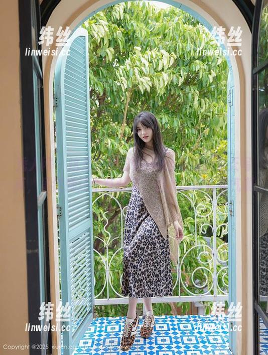 秀人网 - 这是金幼汐Vivian最新的夏天写真，虽然她还不算时髦，但人总得有勇气啊