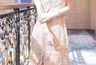 秀人网 – 看陶喜乐_lele在人间仙境海边的高清写真，突然明白什么叫一心向海。