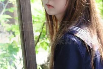 稚乖画册 – 生煎团团的无圣光探险：小木屋巧妙打光，图片效果打折后还不错！
