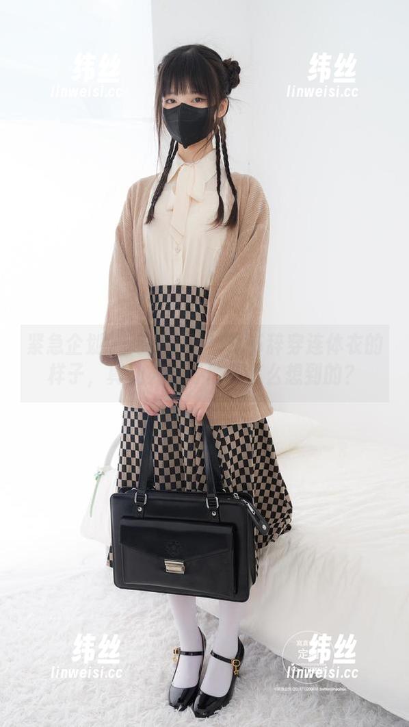 紧急企划 - 高清原图！林书辞穿连体衣的样子，真让人好奇他是怎么想到的？