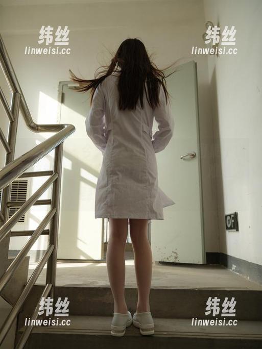 紧急企划 - 今天横空出世的最新图集：林书辞的校服，配上他那张“教授，难道您是我的同学”的脸！