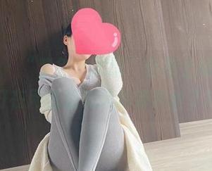 微密圈 – “紫色哒豚豚”合集上线，你准备好在网盘里沉迷吊带黑丝了吗？