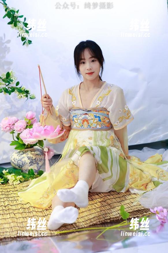 绮梦摄影 - 蔡蔡的短裙图集：抗击忧愁，裙摆随风起舞